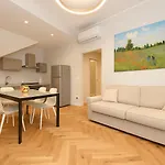 Living 12 - E Duomo A Pochi Passi 아파트 *
