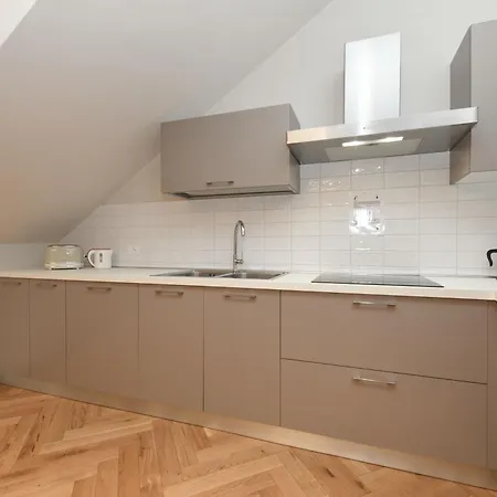 Living 12 - E Duomo A Pochi Passi Apartment Salo