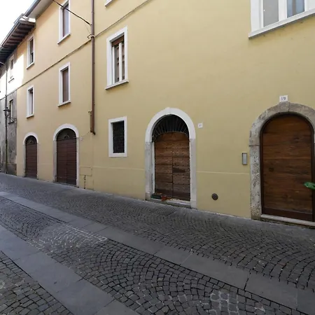 Living 12 - E Duomo A Pochi Passi * 살로